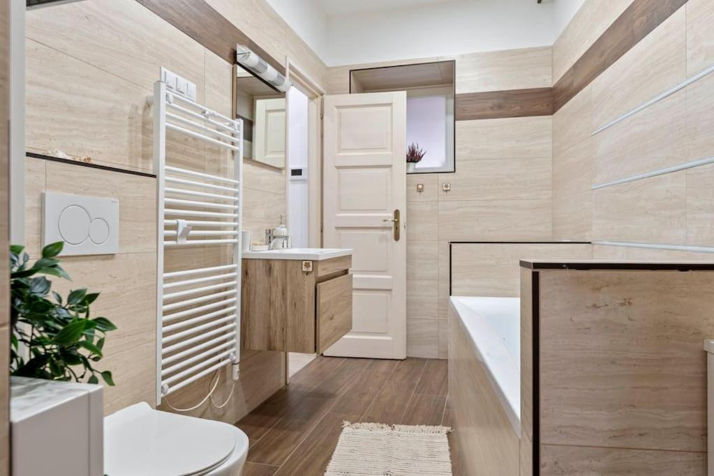Mandula Apartman Pecs Exterior photo