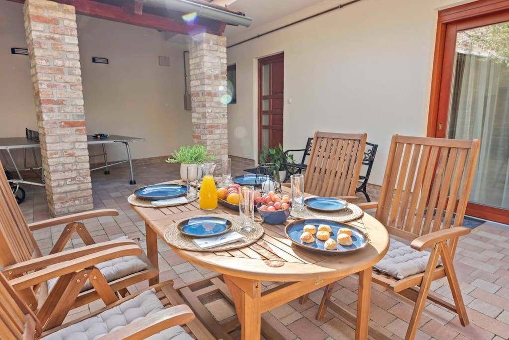 Mandula Apartman Pecs Exterior photo